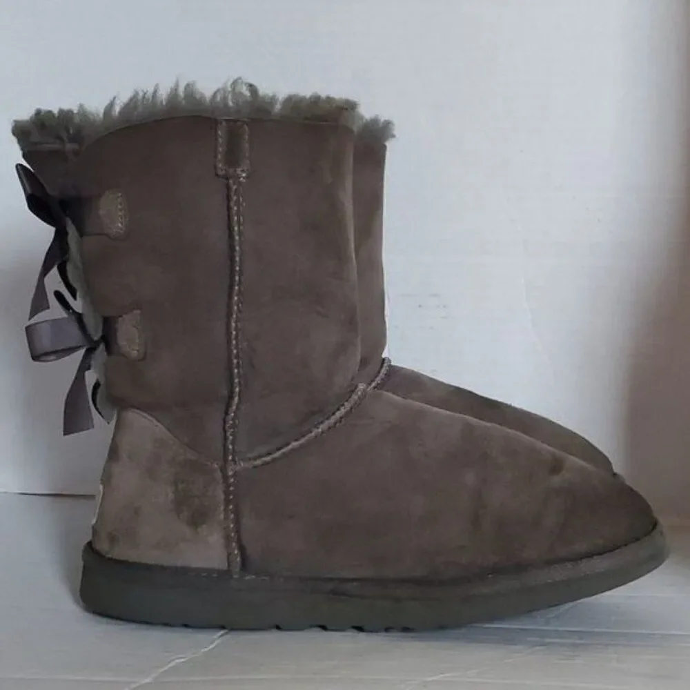 UGG Australia Bailey Bow II Boots Suede Leather Gray Winter Women's WOMAN'S 6